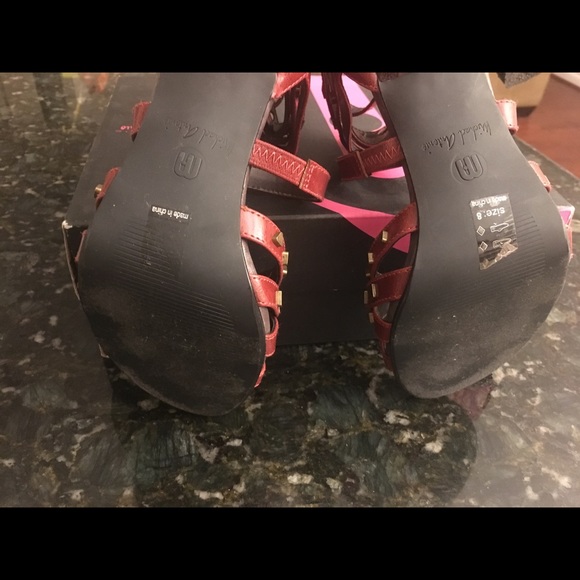 Size 8 heels - Picture 5 of 6